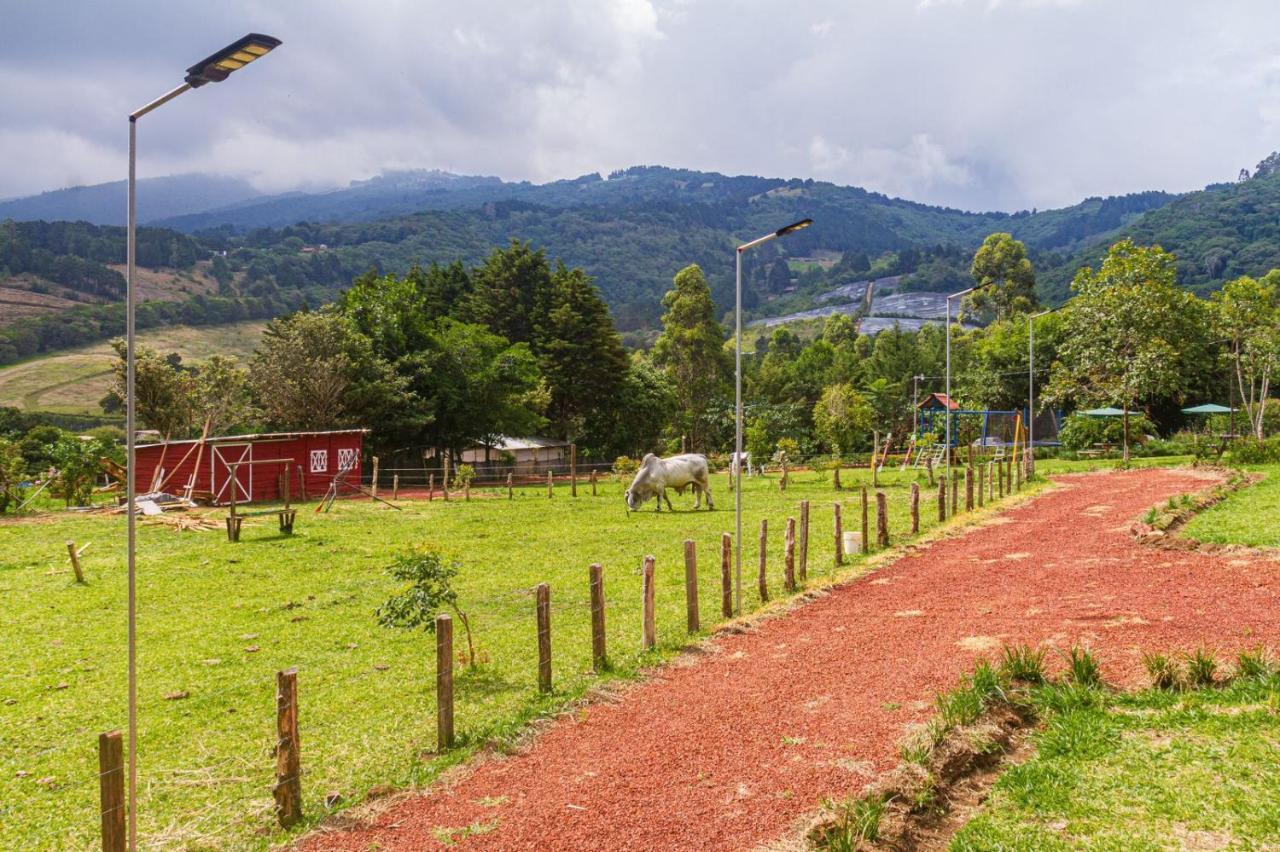 Hotel & Spa Escondite De La Montana Sabana Redonda Ngoại thất bức ảnh